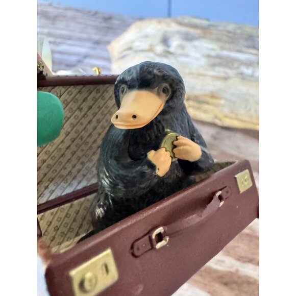 Hallmark Keepsake 2018 Ornament Newt Scamanders Niffler Fantastic Beasts Collect - Picture 6 of 8